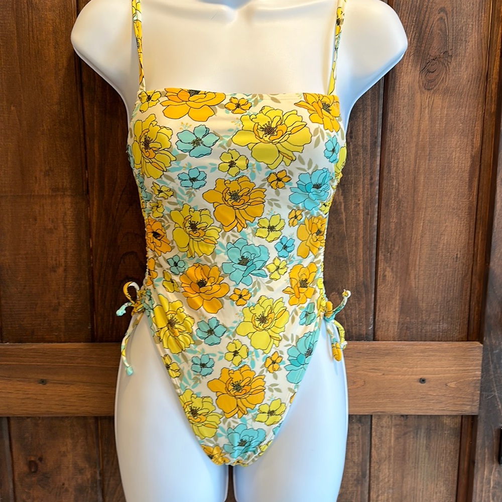 Women's XS yellow floral one piece swimsuit